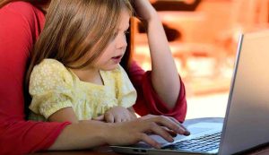 Famiglia al pc