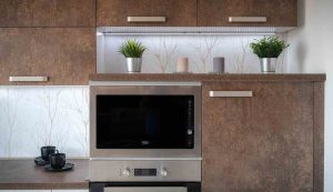 Forno microonde in cucina