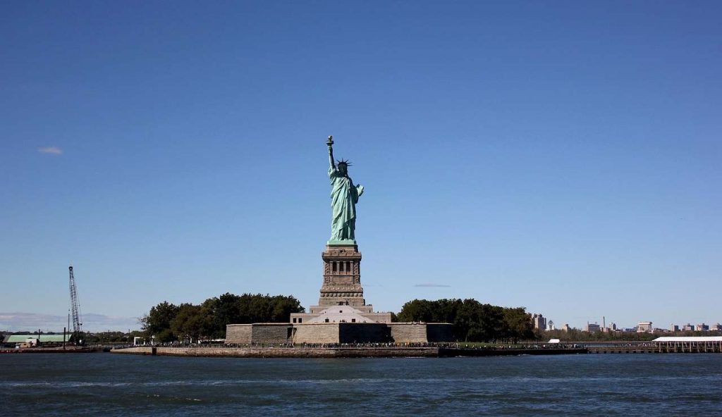 Illustrazione della Statua della Libertà (Pixabay FOTO) - www.buildingcue.it