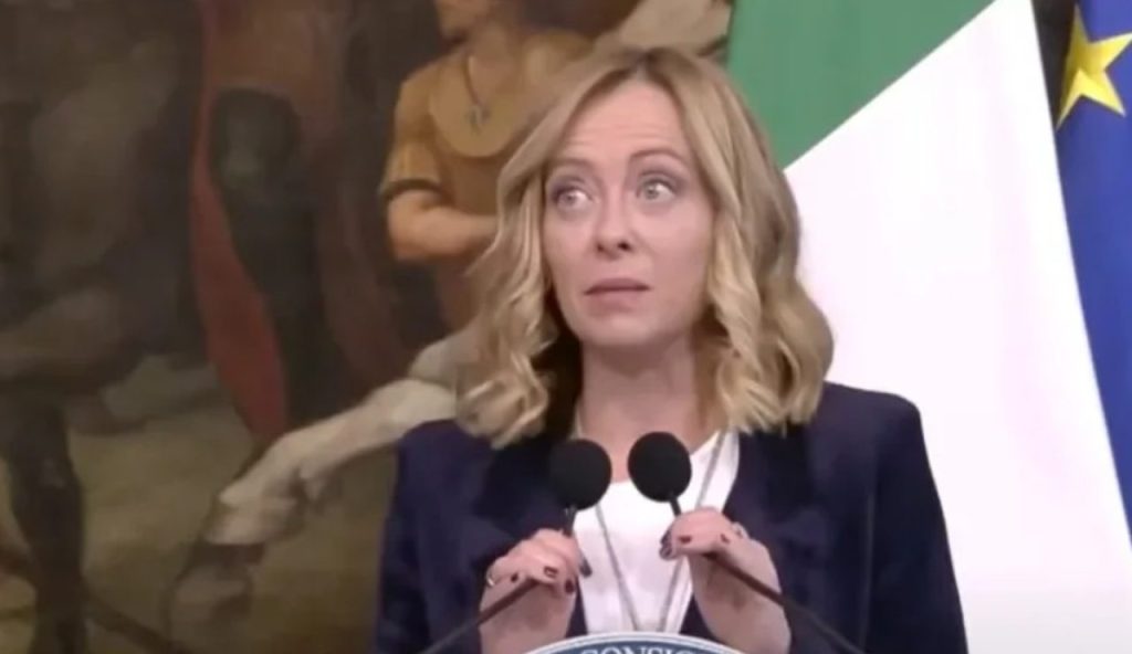 Giorgia Meloni al Ministero (screenshot Giorgia Meloni News-YouTube) – www.buildingcue.it