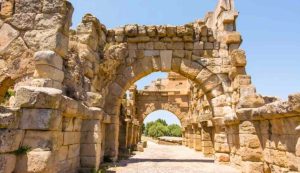 Sicilia scoperta continua affiorata necropoli