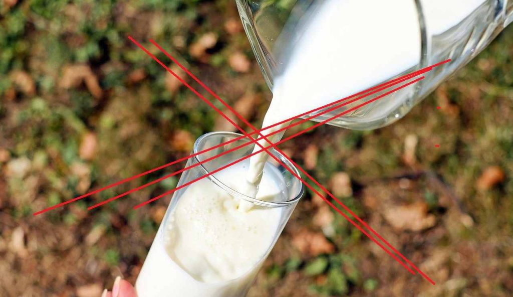 Illustrazione del latte ritirato dal commercio (Pixabay FOTO) - buildingcue.it