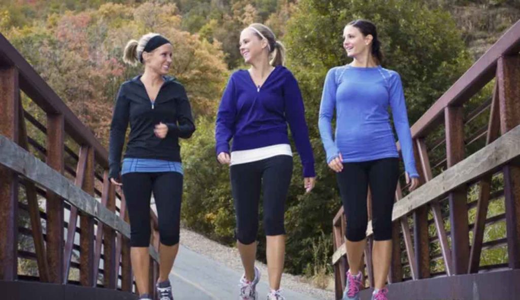 Donne che camminano