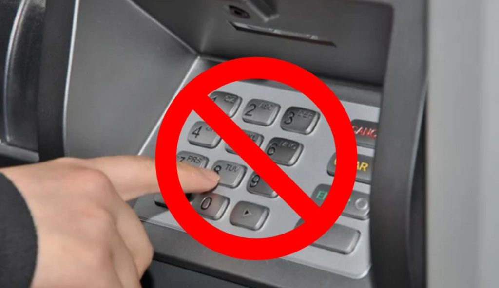 Addio agli sportelli bancomat