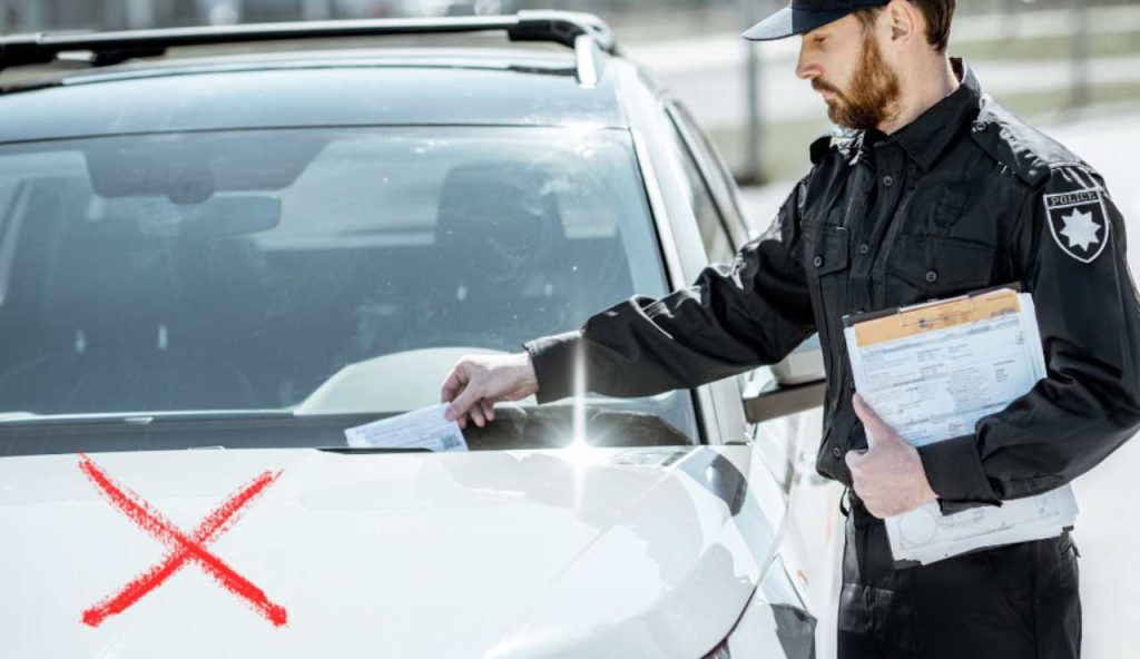 Illustrazione di un'auto illegale (Canva FOTO) - buildingcue.it