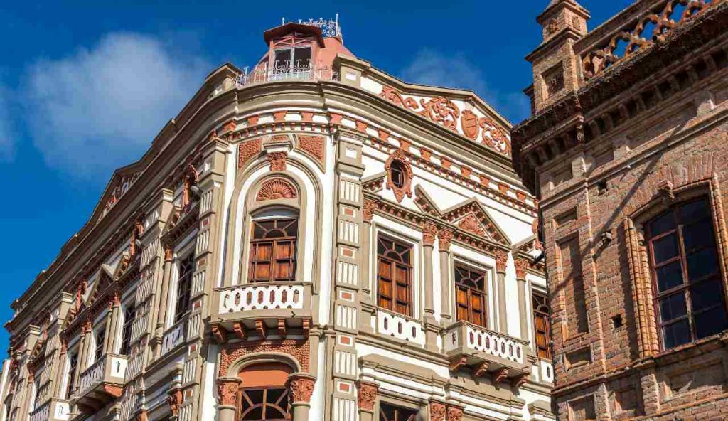 Serramenti e infissi per palazzi storici: come fare la scelta giusta