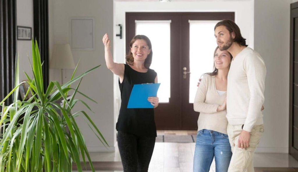 Persone che affittano casa