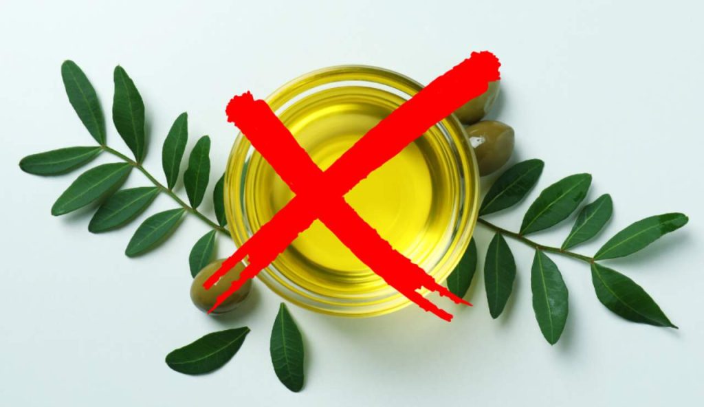 Illustrazione di un po' di olio di oliva (Canva FOTO) - buildingcue.it