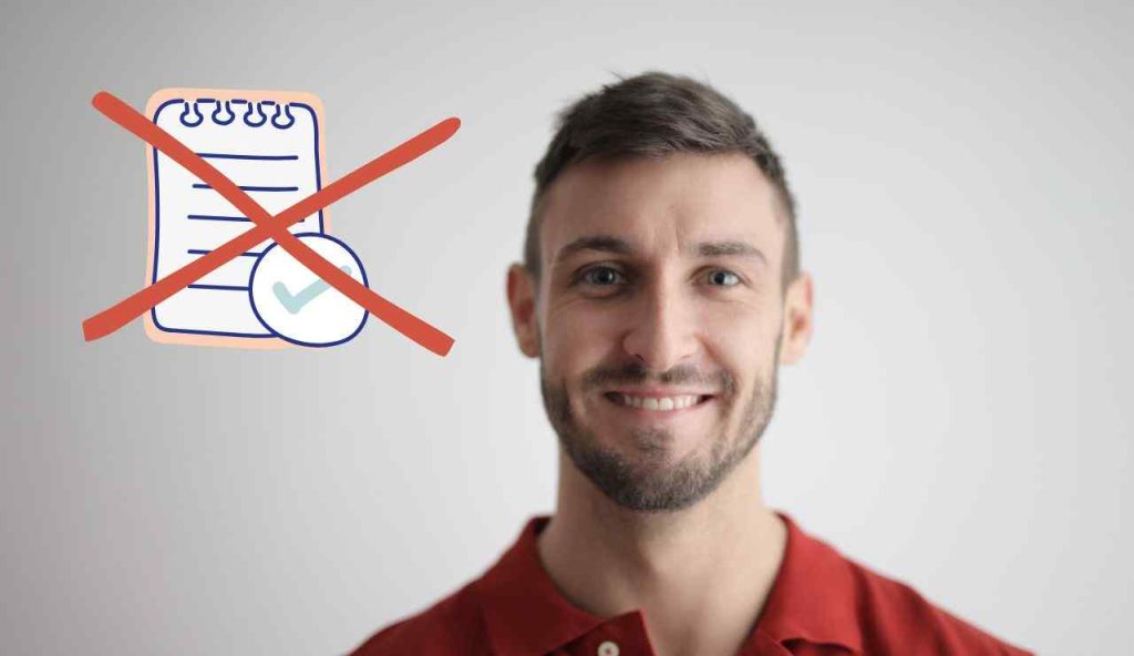 Uomo felice senza multe