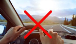 Guida e divieti (Depositphotos foto) - www.vehiclecue.it