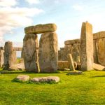 Illustrazione di Stonehenge (Canva FOTO) - buildingcue.it