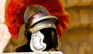Illustrazione di un elmo romano (canva FOTO) - buildingcue.it