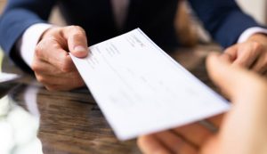 Illustrazione di un risarcimento (Canva FOTO) - buildingcue.it