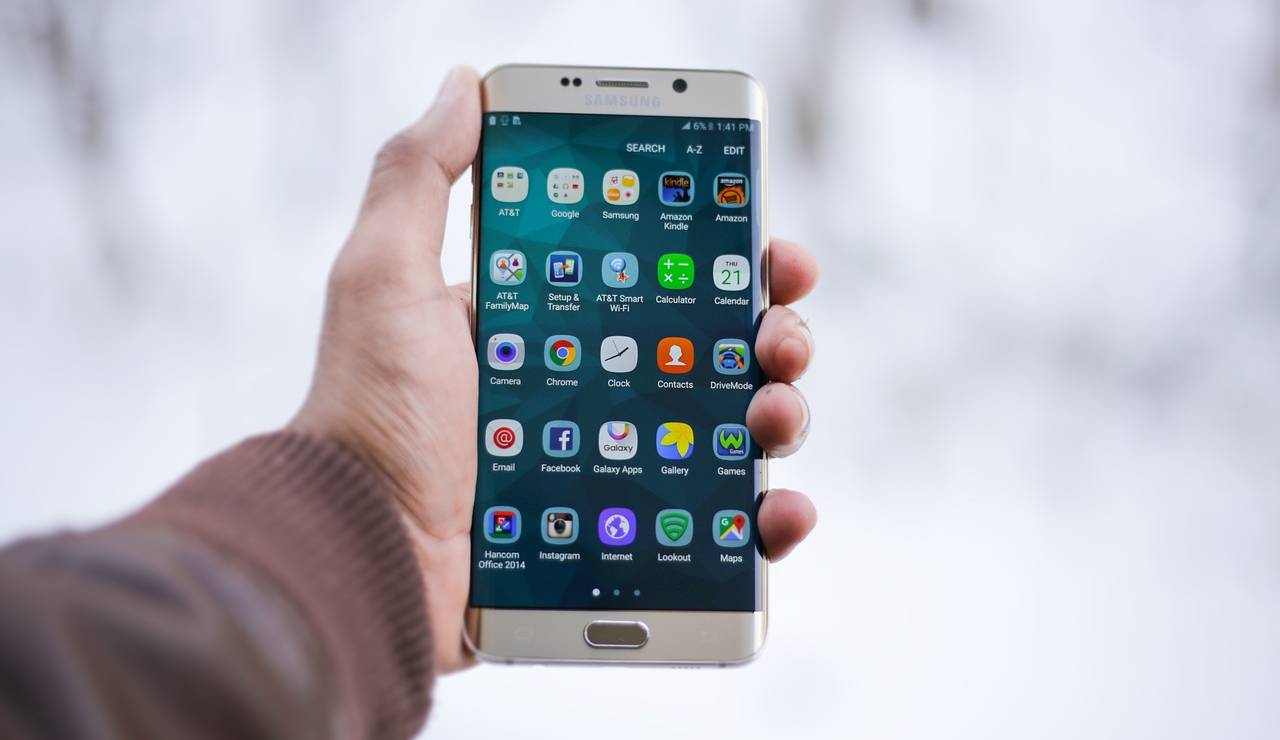 App sul telefono (Pixabay foto) - www.buildingcue.it