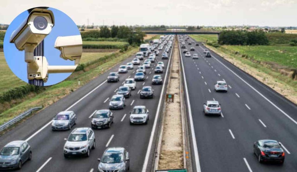 Da oggi le autostrade sono un campo minato | Piazzate tantissime telecamere: ti bastonano a ogni sgarro, anche quelli più piccoli